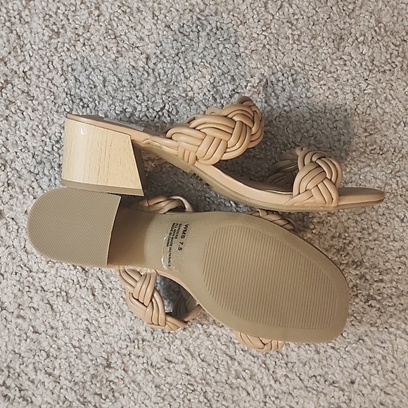 Sandal - Picture 2 of 2